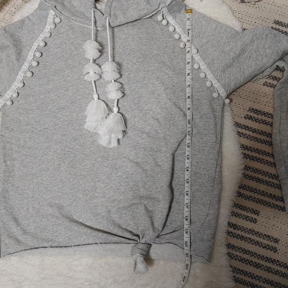 GENERATION Love Pompom Tassel Hoodie Size S - Picture 12 of 12